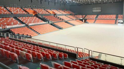 場館座椅的“骨骼”之謎：吹塑 vs 注塑，為何征途座椅選擇氣輔注塑？?